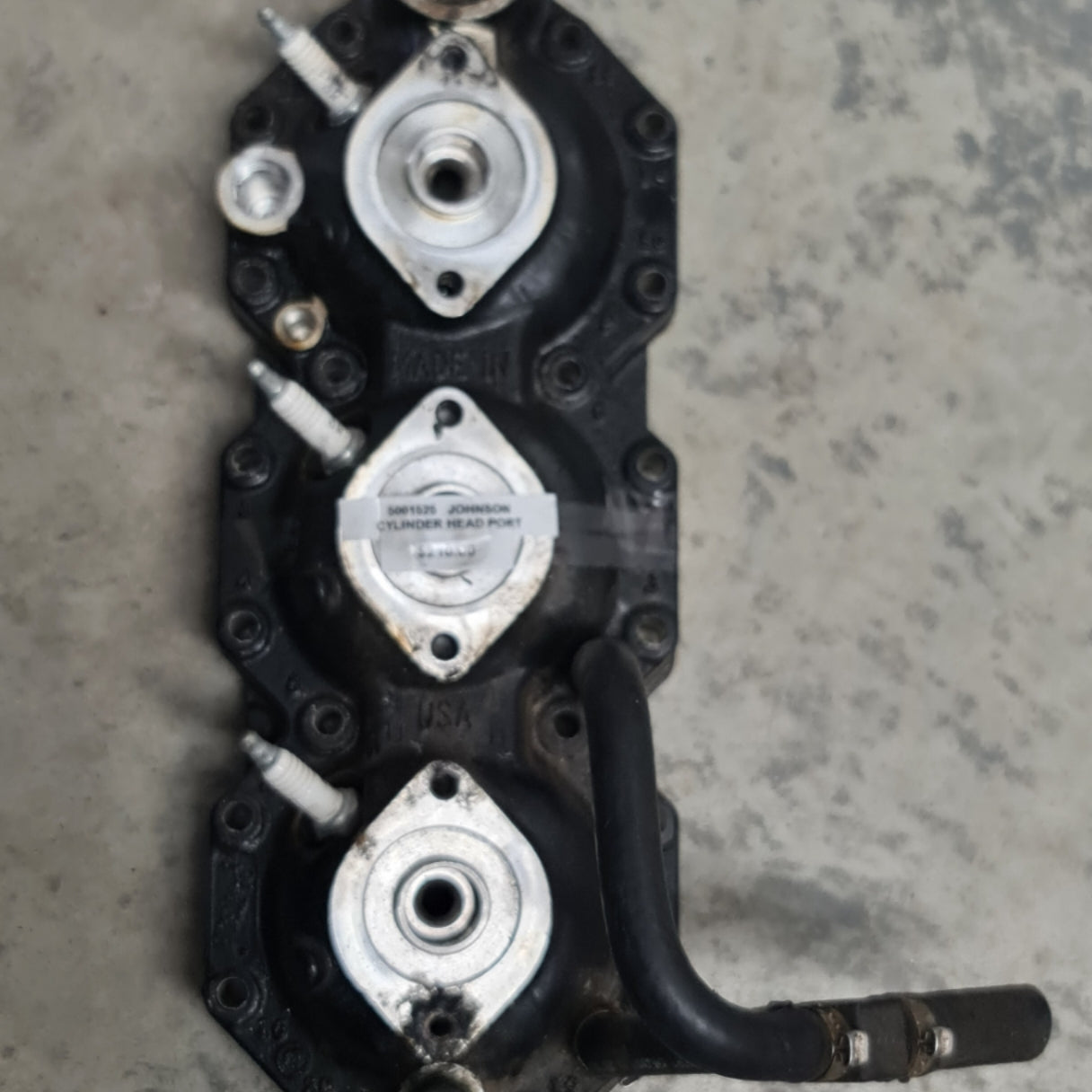 5001525 Johnson Cylinder Head Port | Genuine Used Part