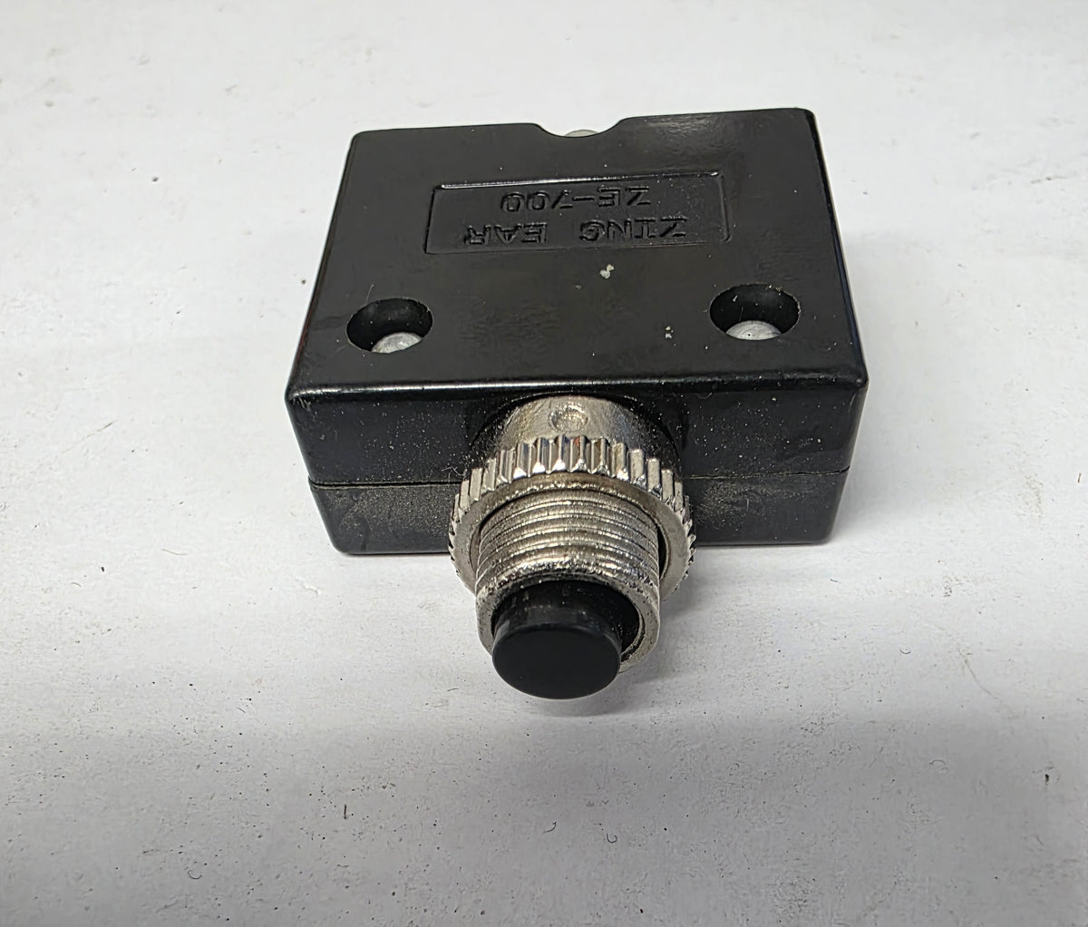 ZE700-20 Circuit Breaker Switch 20A | Marine Electrical Part