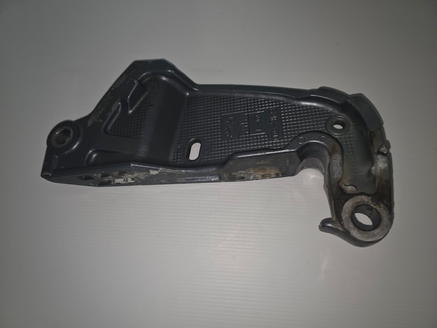 64E-43111-02-8D 64E-43111-01-8D Yamaha Z200 Clamp Bracket (Port) | Genuine Used Part
