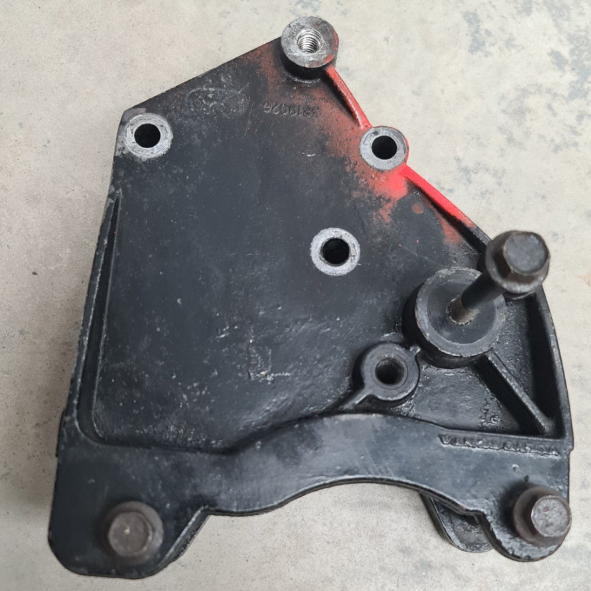 3819030 Volvo Bracket | Genuine Used Part