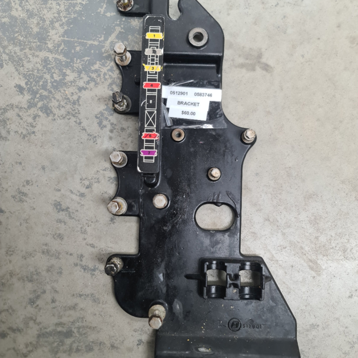 0512901 0583746 Bracket | Genuine Used Part