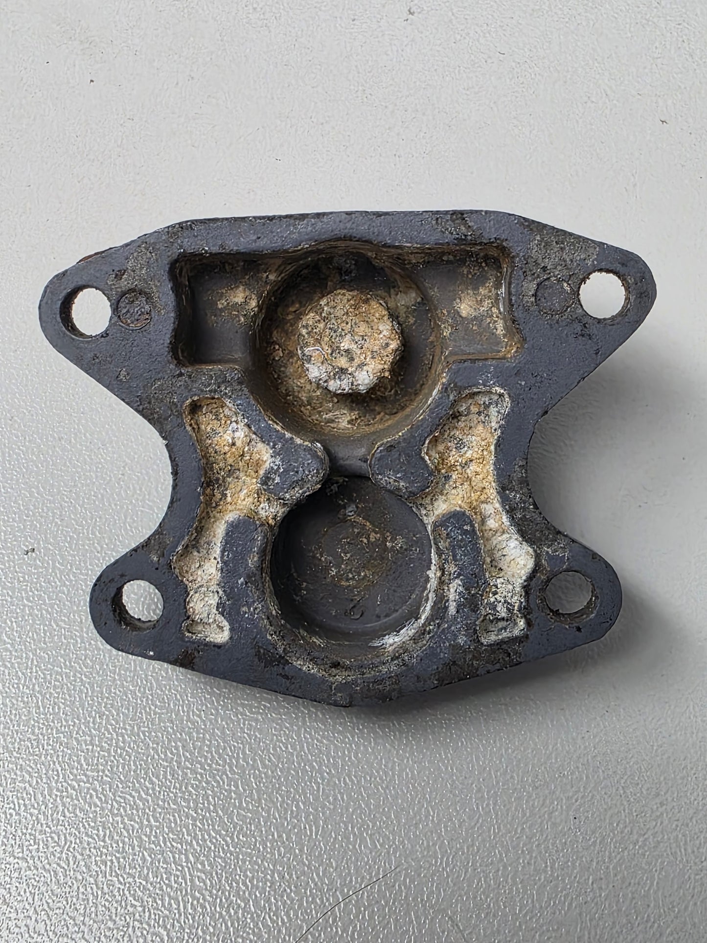 688-12413-00-1S Yamaha Z200 Thermostat Cover | Genuine Used Part