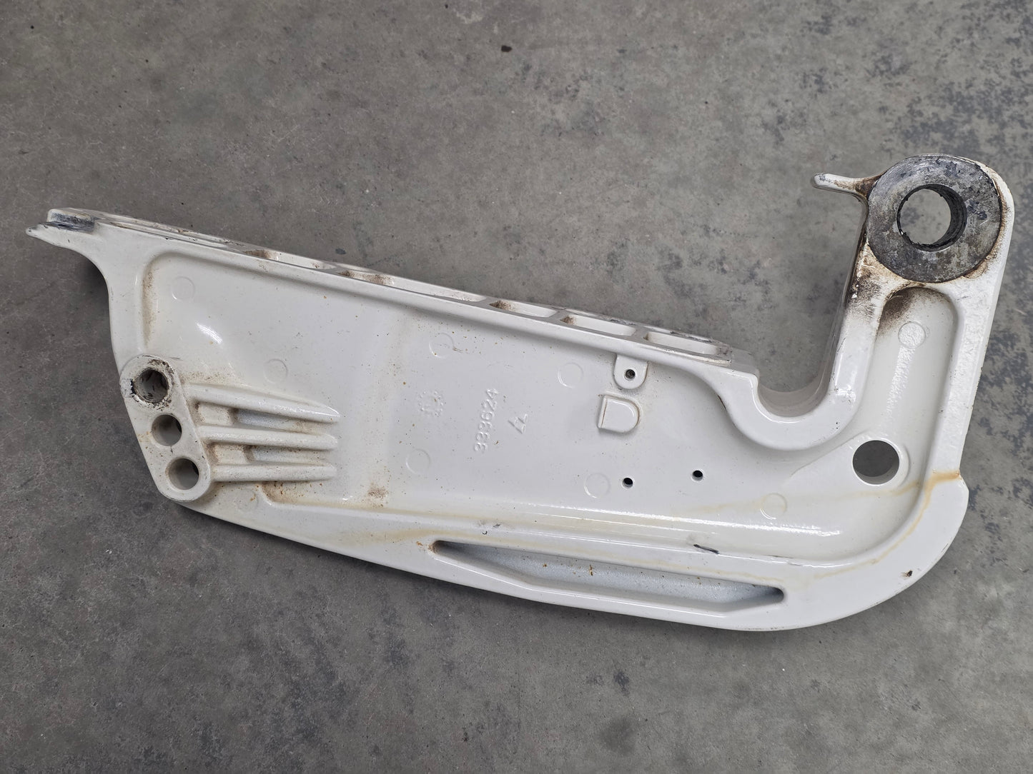 0333624 Evinrude E30 Stern Bracket (Stb) | Genuine Used Part