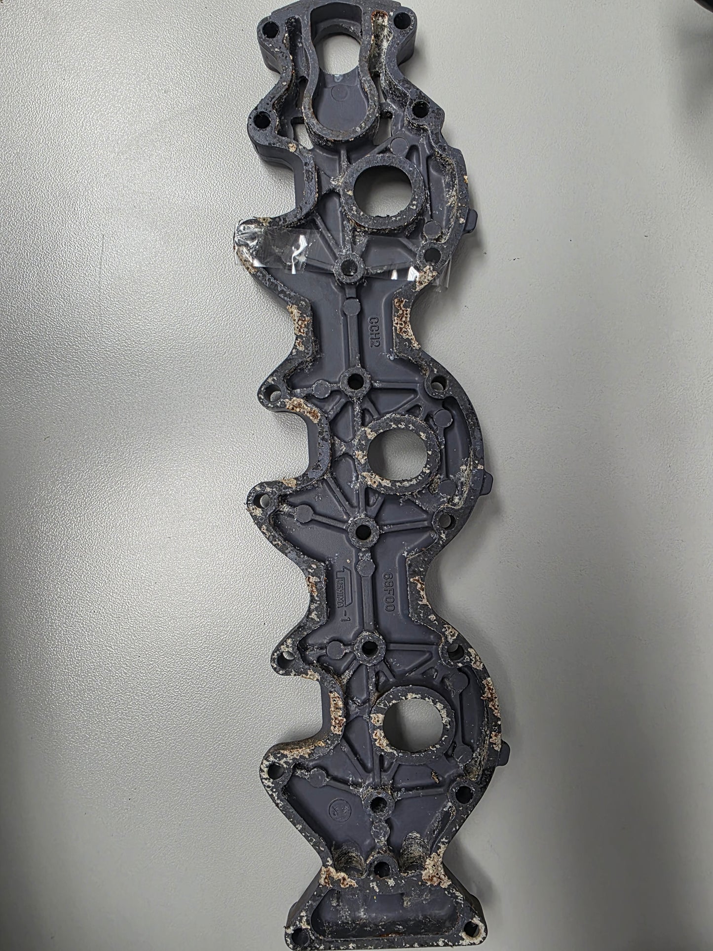68F-11192-00-1S Yamaha Port Cylinder Head Cover HPDI | Genuine Used Part