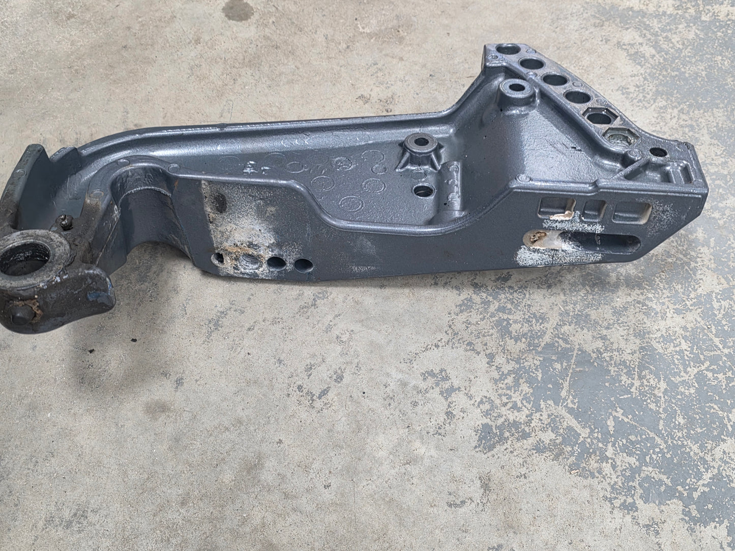 6G5-43112-02-EK Yamaha Engine Clamp Bracket (STB) | Genuine Used Part