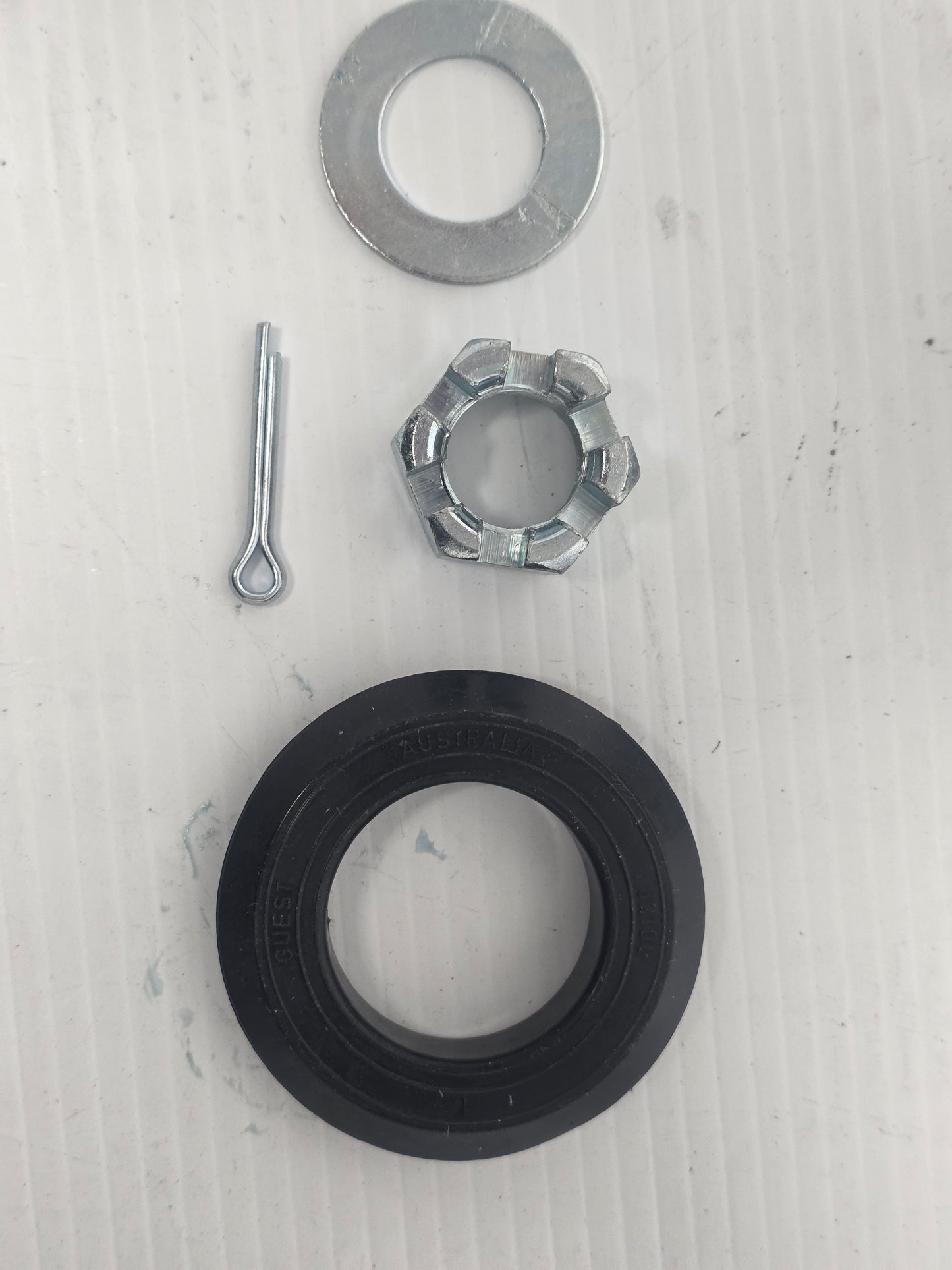1667 Dunbier Trailer Hub Kit: Suits Holden HT LM Bearings