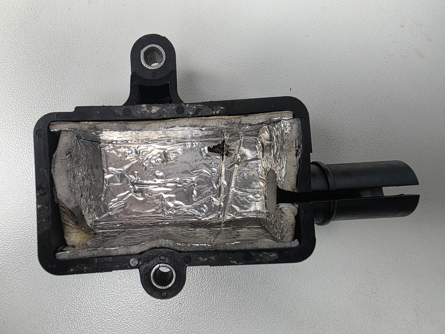 65L-85832-00-00 Yamaha Z200 Oxygen Sensor Under Case | Genuine Used Part