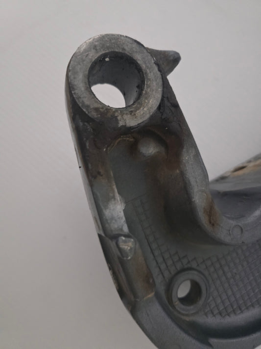 64E-43111-02-8D 64E-43111-01-8D Yamaha Z200 Clamp Bracket (Port) | Genuine Used Part