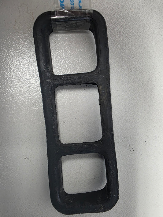 6E5-42769-01-00 6E5-42769-00-00 Yamaha 115CETO Rubber Seal | Genuine Used Part