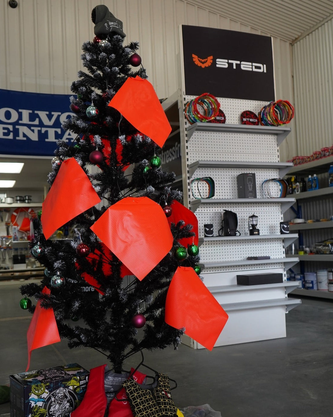 From the team at Sawleys Auto & Marine, we wish you a very Merry Christmas!