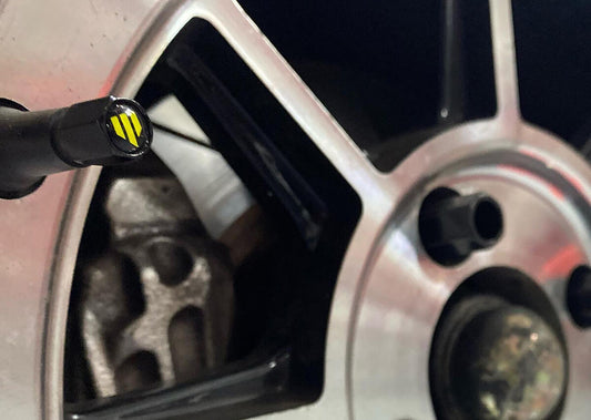 KWM074 Whiteline Universal Tyre Valve Caps Whiteline 'W' Branded | Genuine Whiteline Suspension Component - photo 2 of 3