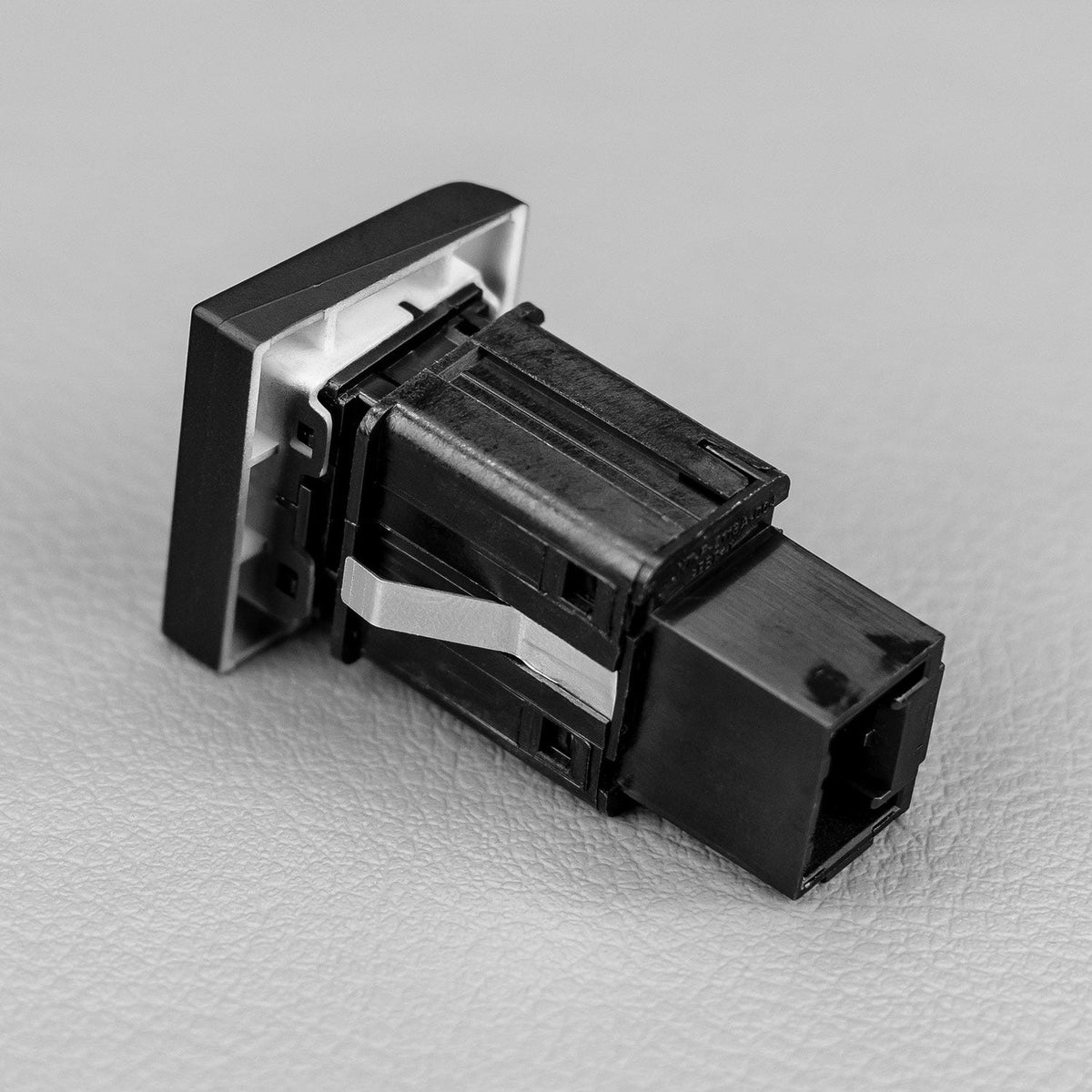 PSHSWCH-AMA-SHFT-BAR Gear Shifter Switch to suit Amarok (Light Bar) | Genuine STEDI Product, image 4