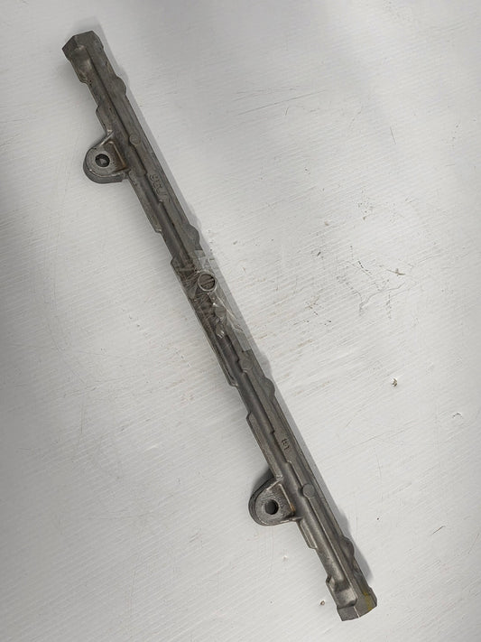 15751-96J00 15710-96J00 Suzuki Fuel Rail | Genuine Used Part