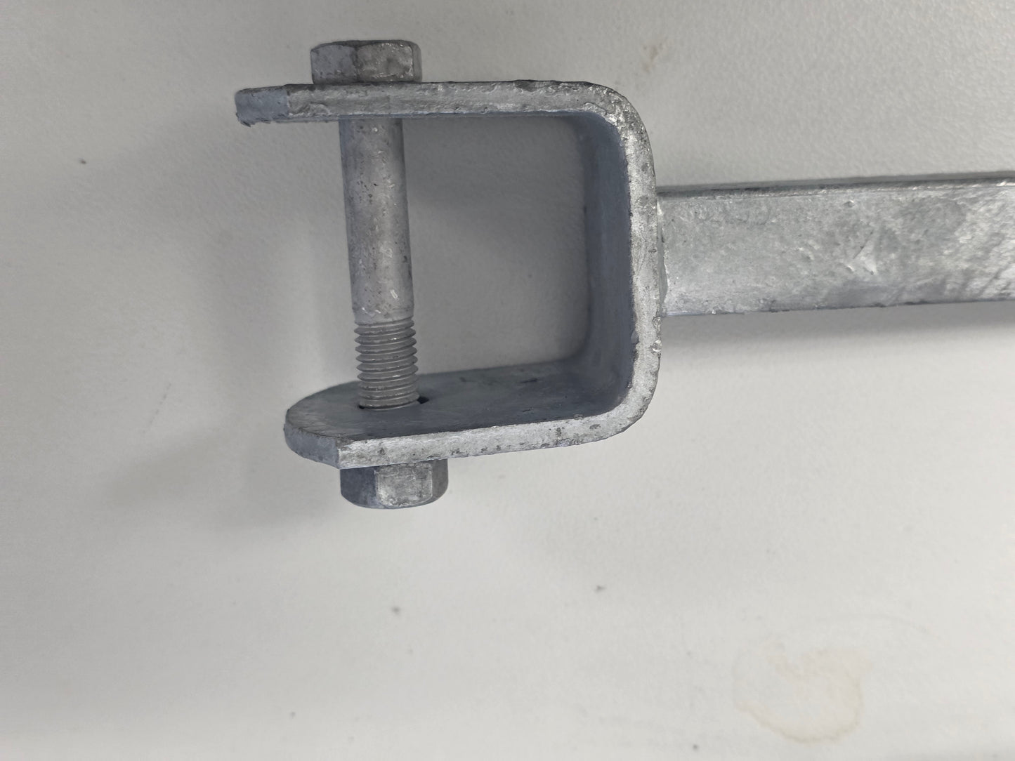 3093 Dunbier Centre-Line Kit Inc  20mm Sq Leg Per Pair