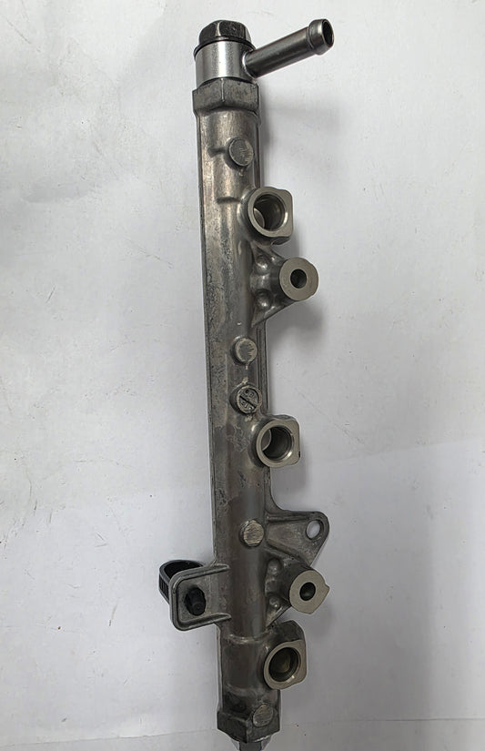 15751-88L00 Suzuki Delivery Pipe | Genuine Used Part