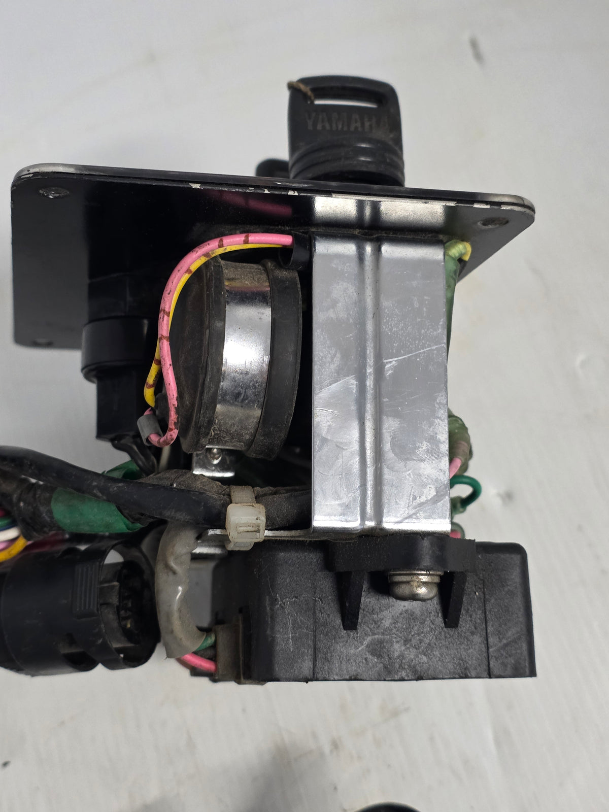 6K1-82570-08 Yamaha Dual Key Switch With Key | Genuine Used Part