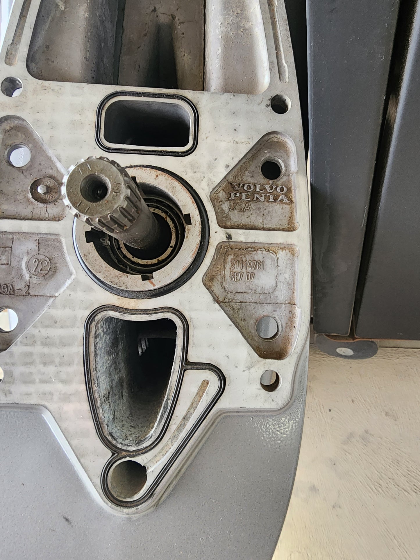 22227295 Volvo Penta Gear Housing Complete Lower Unit DPS-D1 2.32 | Genuine Used Part