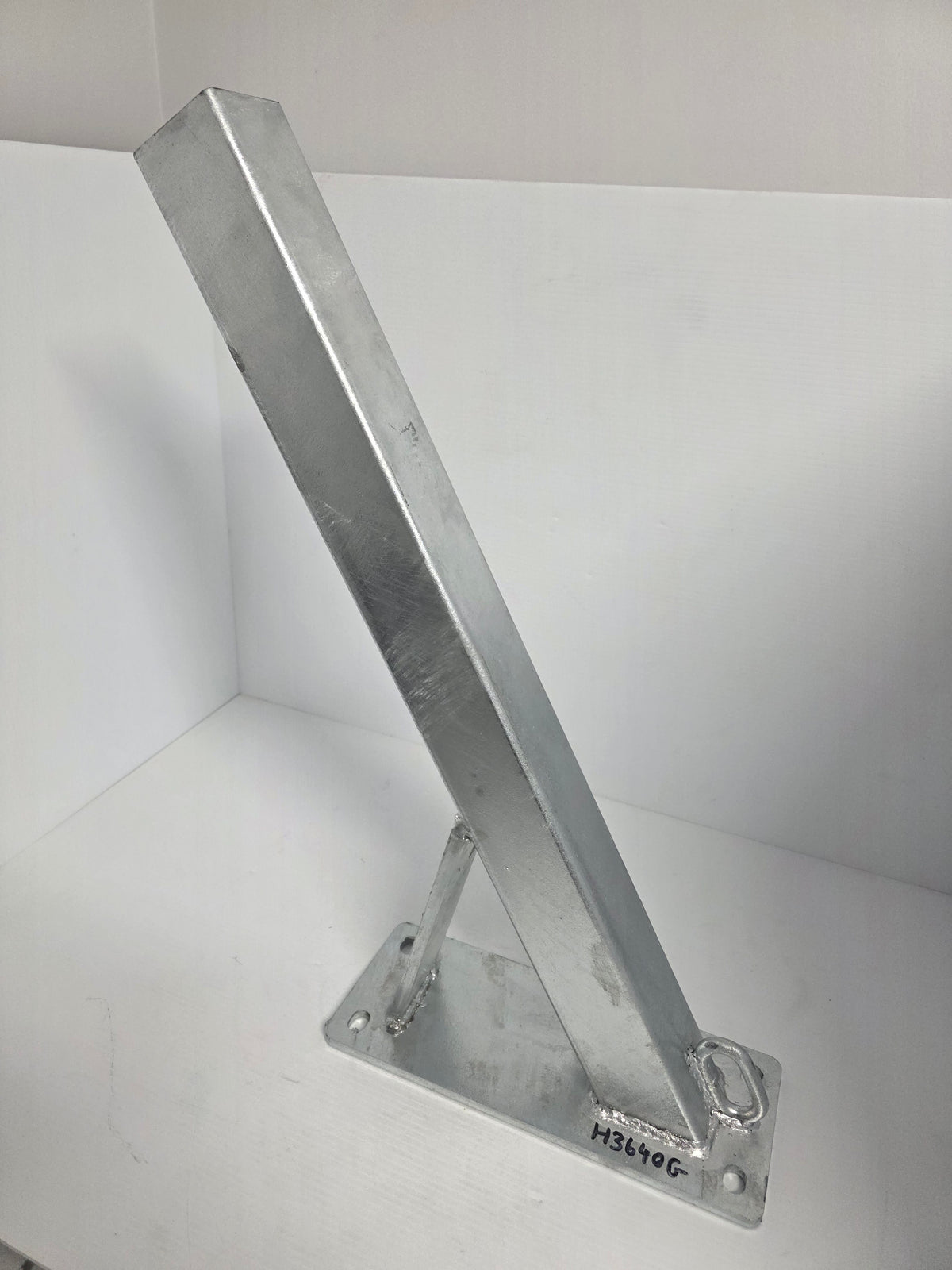 H3640G Mackay 65mm x 700mm Winch Post Galvanised Suits 75mm Drawbar | Marine Trailer Part