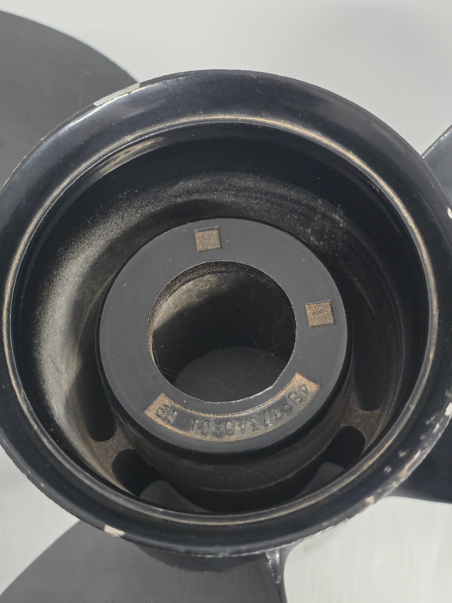 48-77346-C1 48-77346A45 Mercury Black Max 13 x 19 Aluminium Propeller – RH 15 Spline | Genuine Used Part