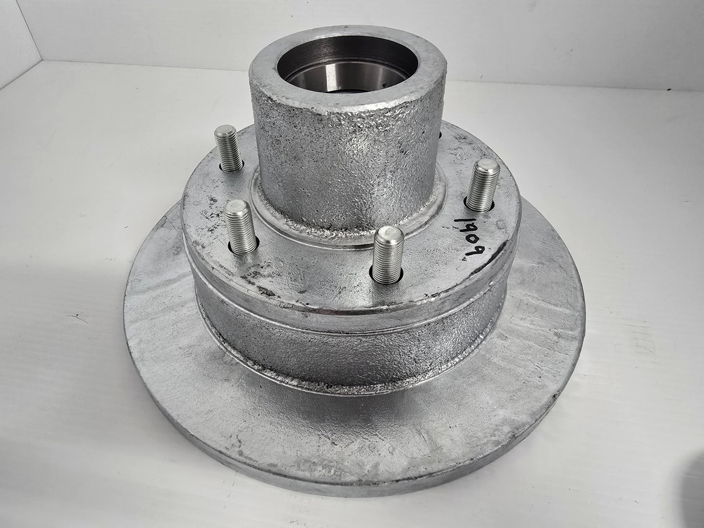 A1318G Mackay L/Cruiser Disc Hub 16mm Mech/Hyd 6 stud c/w Brgs Galv. (1) Dunbier 1909