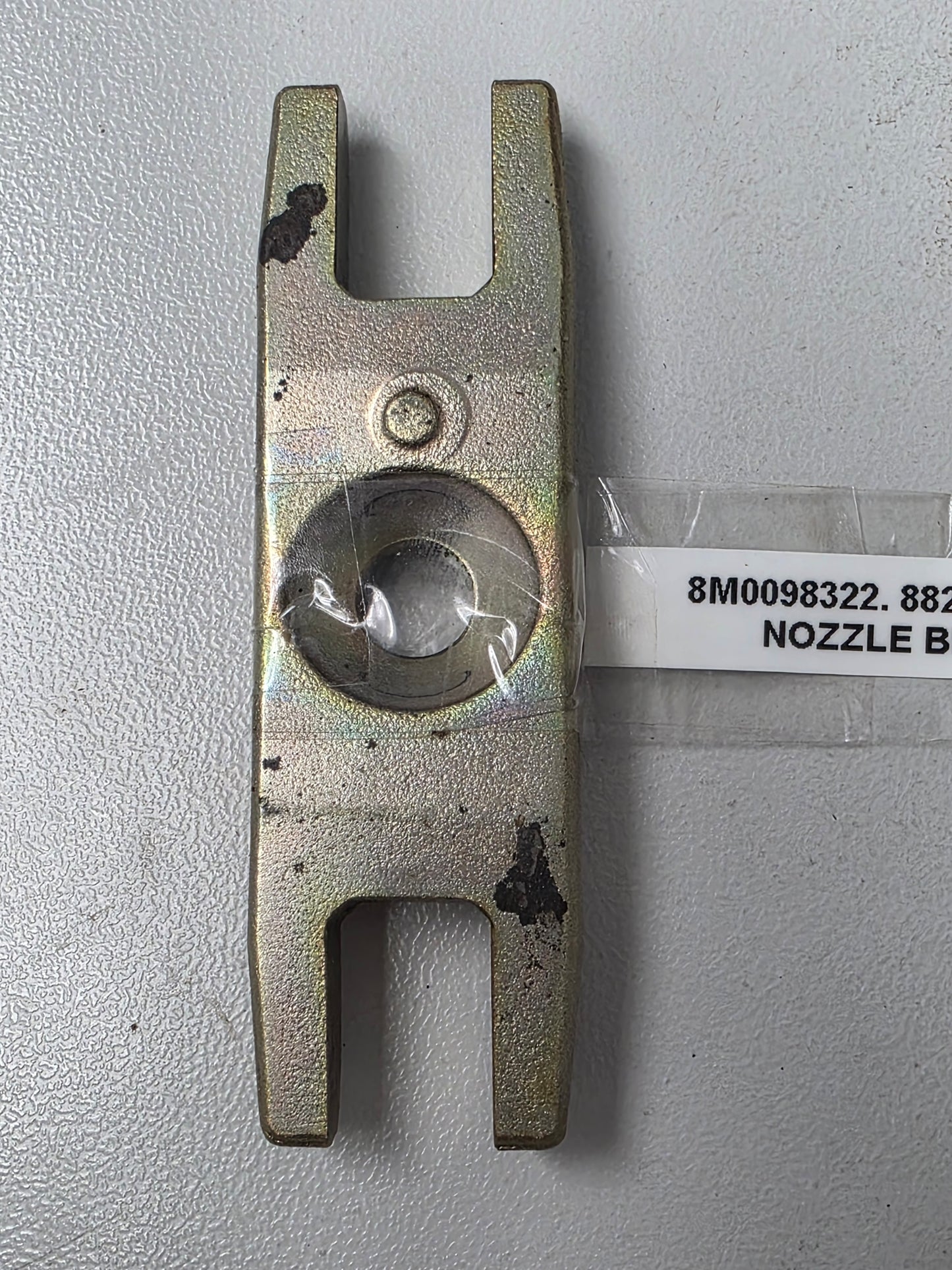 8M0098322 882438 Mercruiser Injection Nozzle Bracket | Genuine Used Part