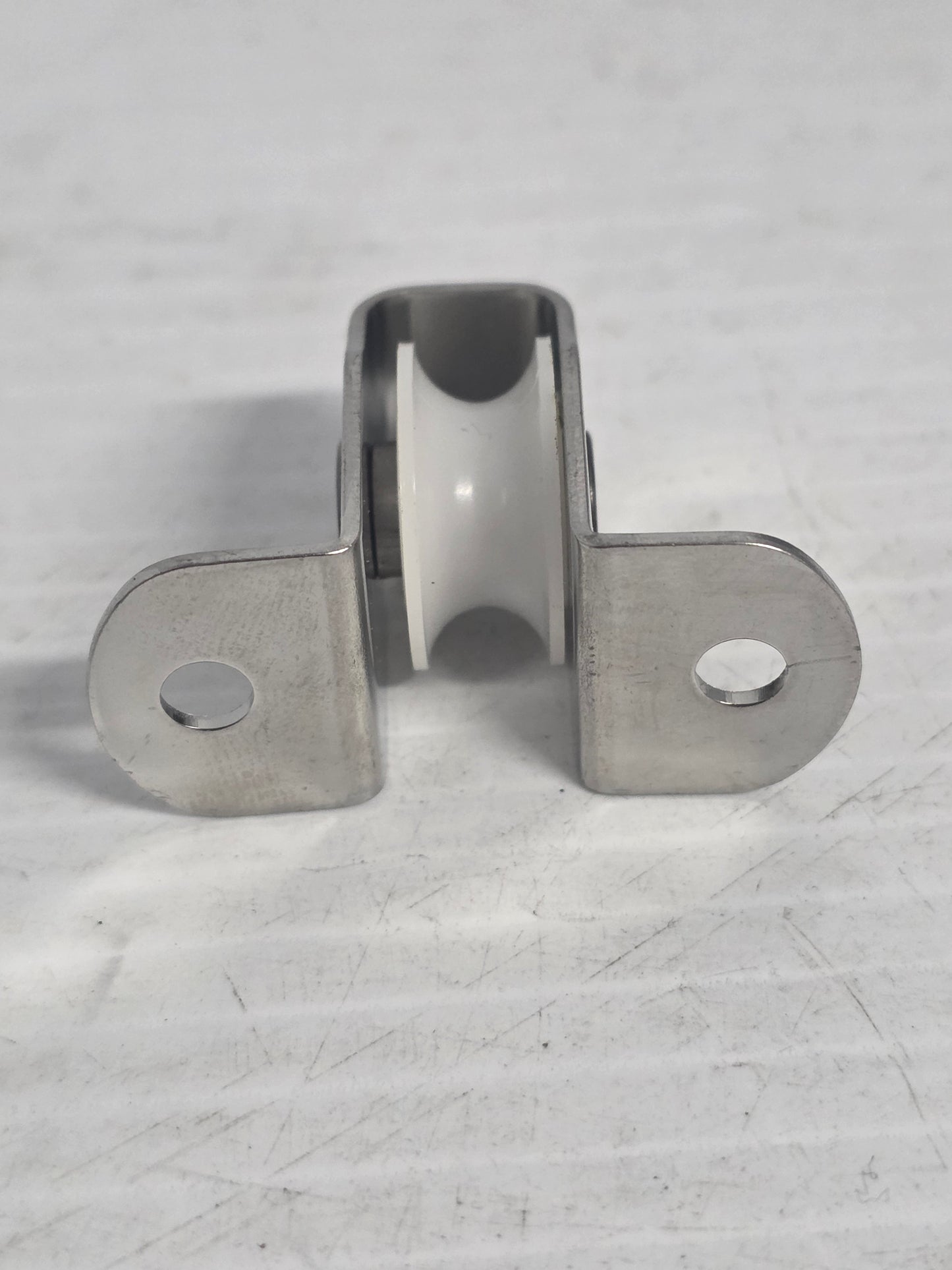 RF569 Ronstan Upright Lead Block, Wide 19mm Sheave