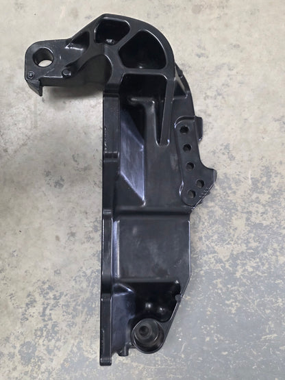 41121-88L01-0EP 41121-88L00-0EP Suzuki DF60A Clamp Bracket (Port) | Genuine Used Part