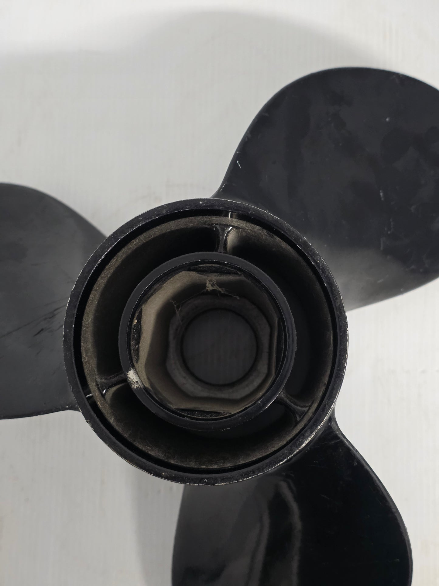 48-77346-C1 48-77346A45 Mercury Black Max 13 x 19 Aluminium Propeller – RH 15 Spline | Genuine Used Part