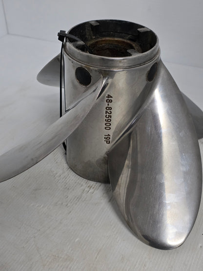 48-825900 48-825900A48 Mercury Vensura 14 x 19 Four-Blade Stainless Steel Propeller – RH 15 Spline | Genuine Used Part