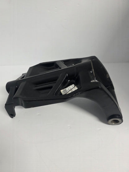 818904T1 8M0220957 Mercury Swivel Bracket | Genuine Used Part