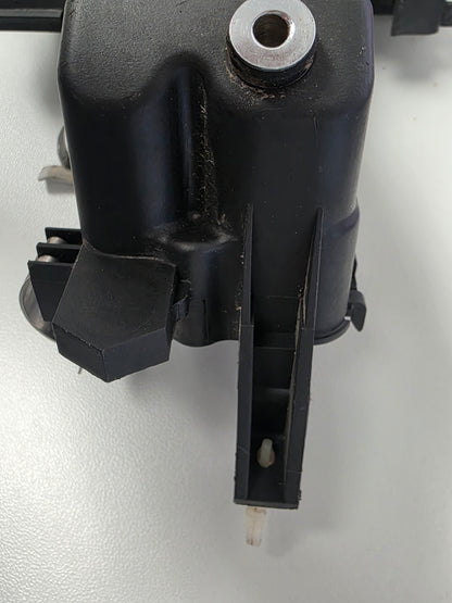 68f-81948-02-00 68f-81948-00-00 Yamaha Z200 Bracket | Genuine Used Part