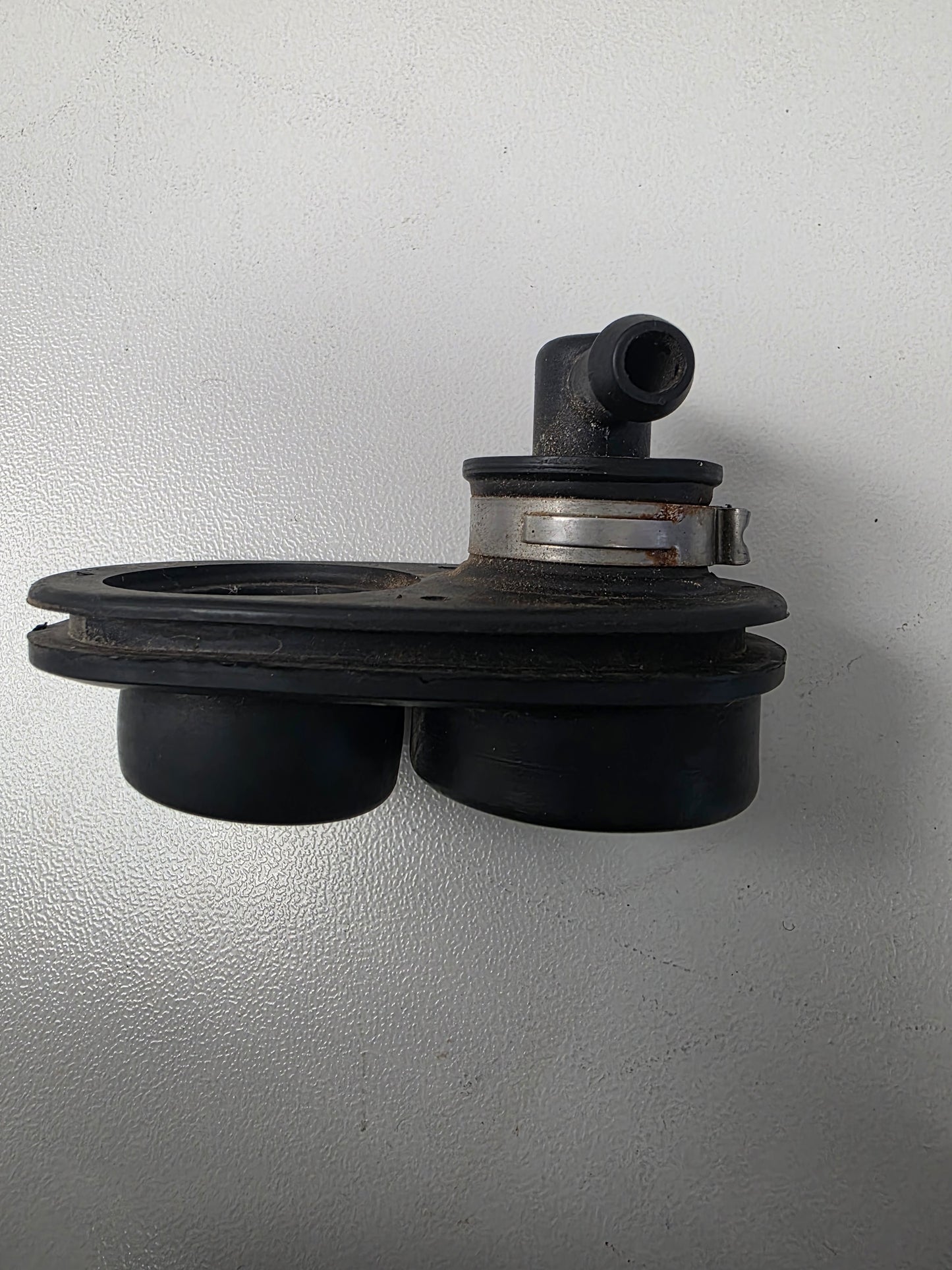 0354162 Evinrude E30 Muffler to Lower Motor Grommet | Genuine Used Part