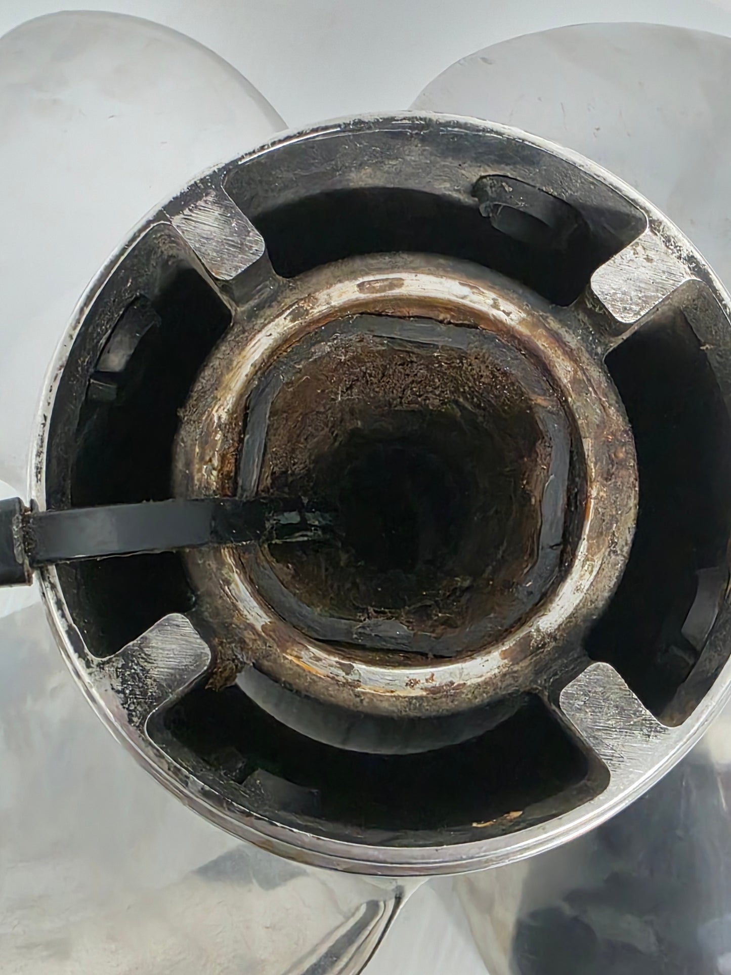 48-825900 48-825900A48 Mercury Vensura 14 x 19 Four-Blade Stainless Steel Propeller – RH 15 Spline | Genuine Used Part