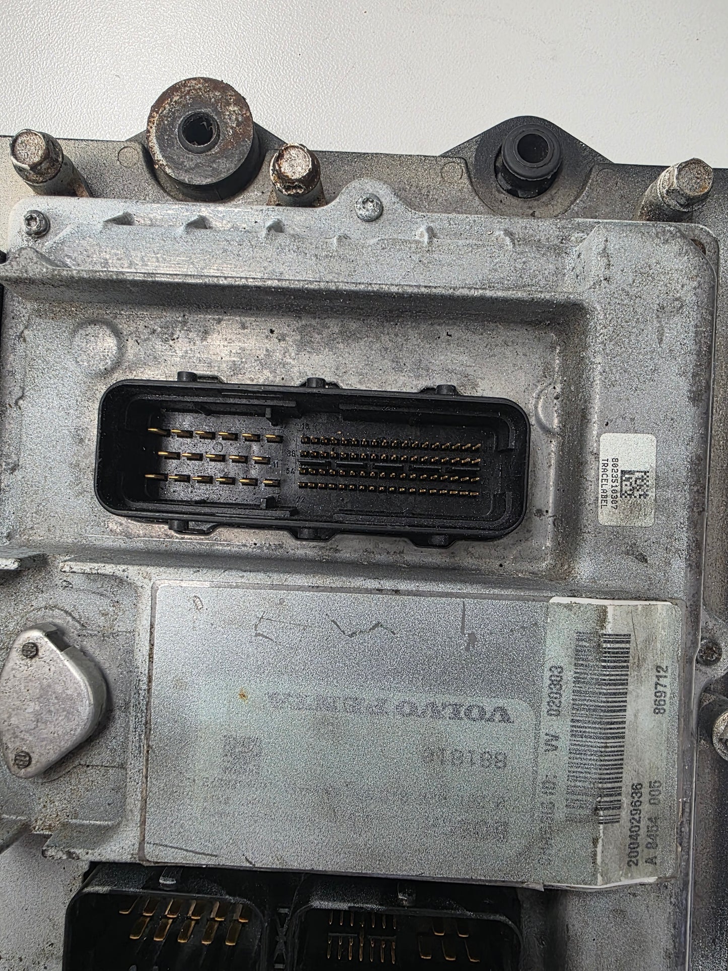 881810 21402624 Volvo Penta ECU & Bracket | Genuine Used Part