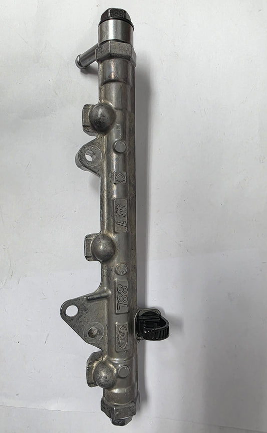 15751-88L00 Suzuki Delivery Pipe | Genuine Used Part