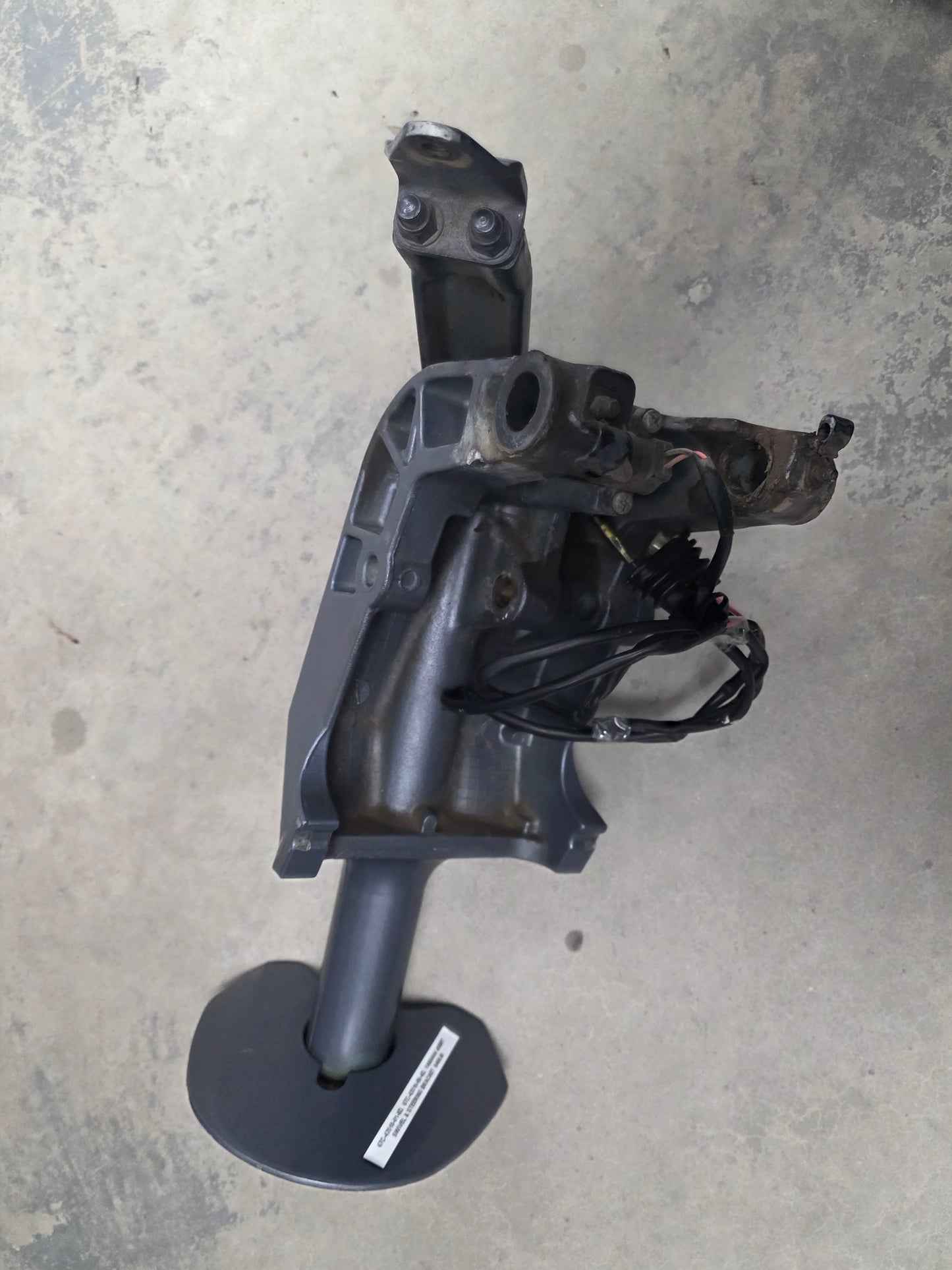 67C-42510-01-8D 67C-42510-00-4D Yamaha 40BET Swivel & Steering Bracket | Genuine Used Part