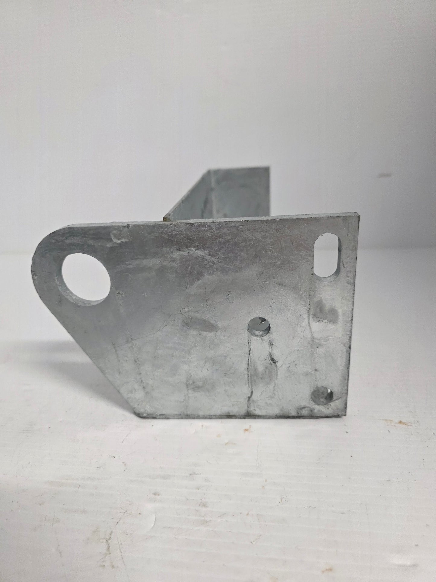2490G-B Lamp and Tie Down Bracket Galvanised, Bolt-on (Suits Right Hand)