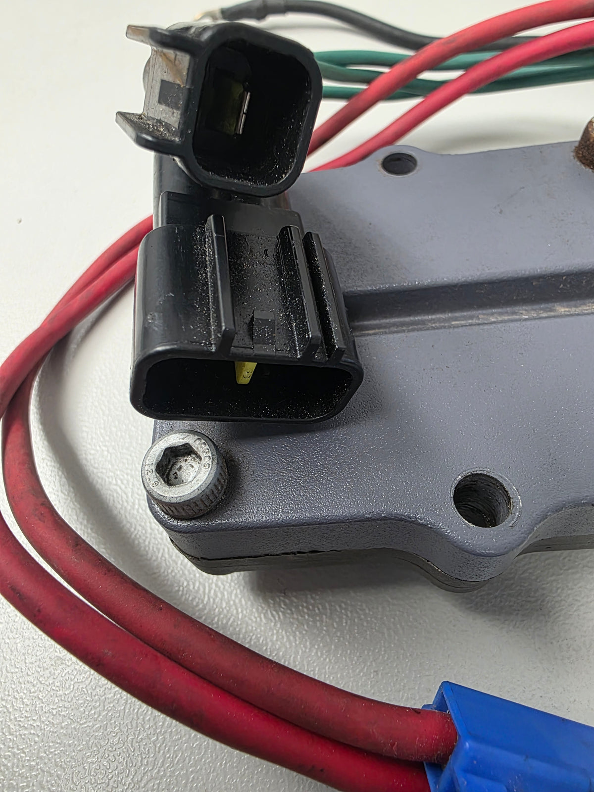68F-81960-03-00 68F-81960-00-00 Yamaha Z200 Rectifier & Regulator | Genuine Used Part - photo 3 of 4