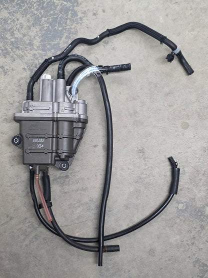 14141-88L10 15600-88L03 15600-88L02 15600-88L00 Suzuki DF60A Fuel Vapour Separator | Genuine Used Part