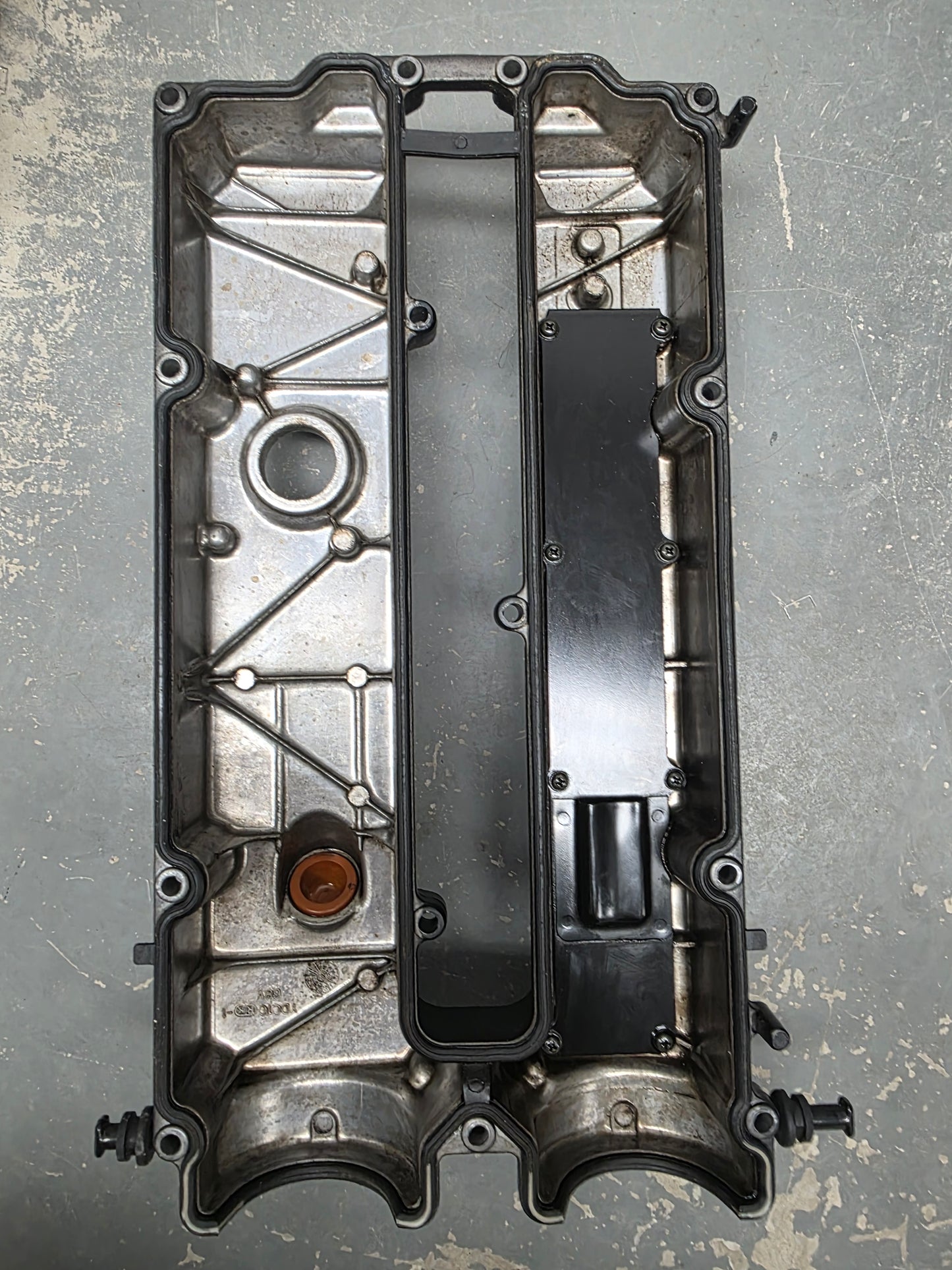 881313T1 Mercury Rocker Cover | Genuine Used Part