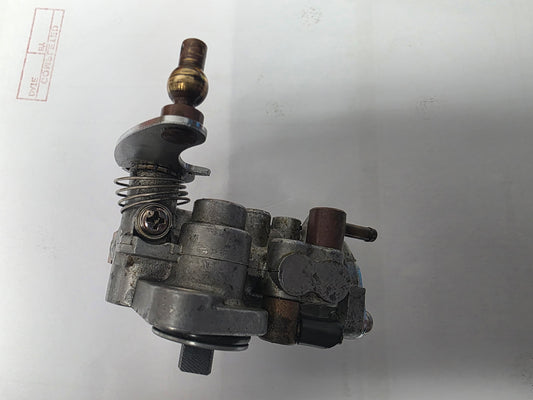 6N7-13200-00-00 Yamaha Oil Pump 115HP | Genuine Used Part - photo 2 of 4