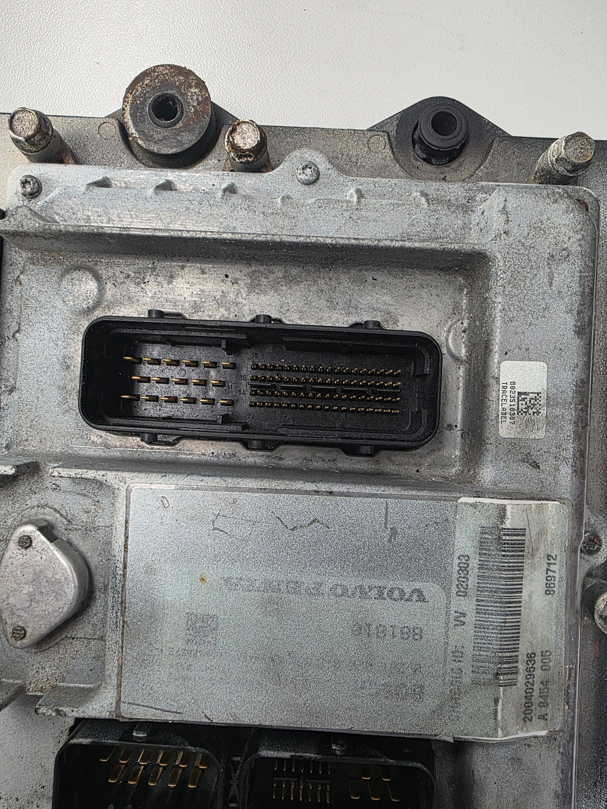 881810 21402624 Volvo Penta ECU & Bracket | Genuine Used Part