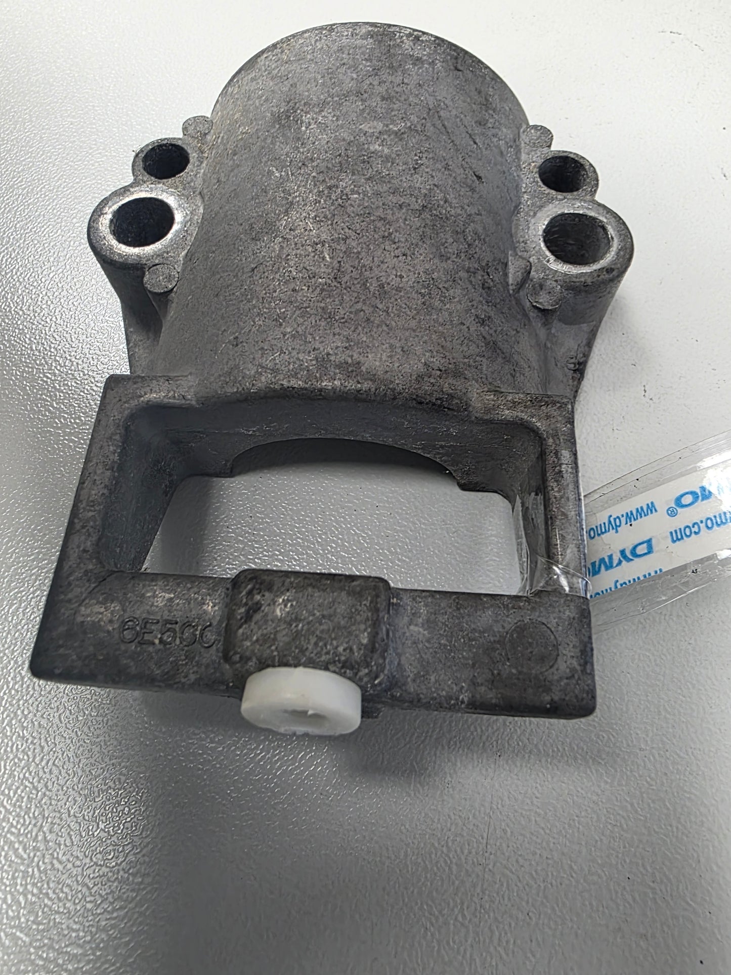 6E5-44552-01-94 6E5-44552-00-94 Yamaha 115CETO Lower Mount Housing (Rubber) | Genuine Used Part