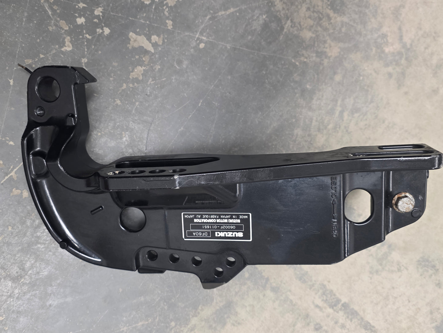 41121-88L01-0EP 41121-88L00-0EP Suzuki DF60A Clamp Bracket (STB) | Genuine Used Part