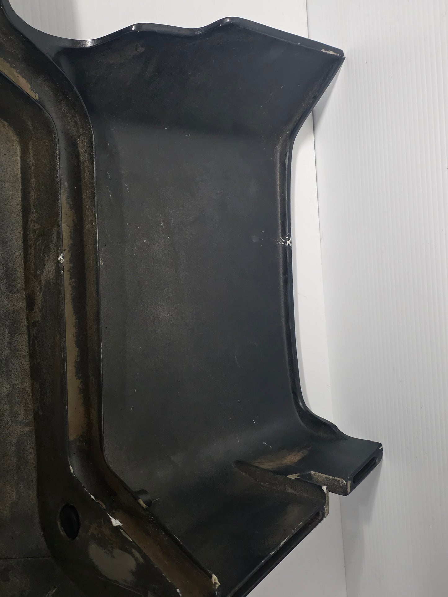821874A1 8M0113919 Mercury Port Lower Cowling | Genuine Used Part