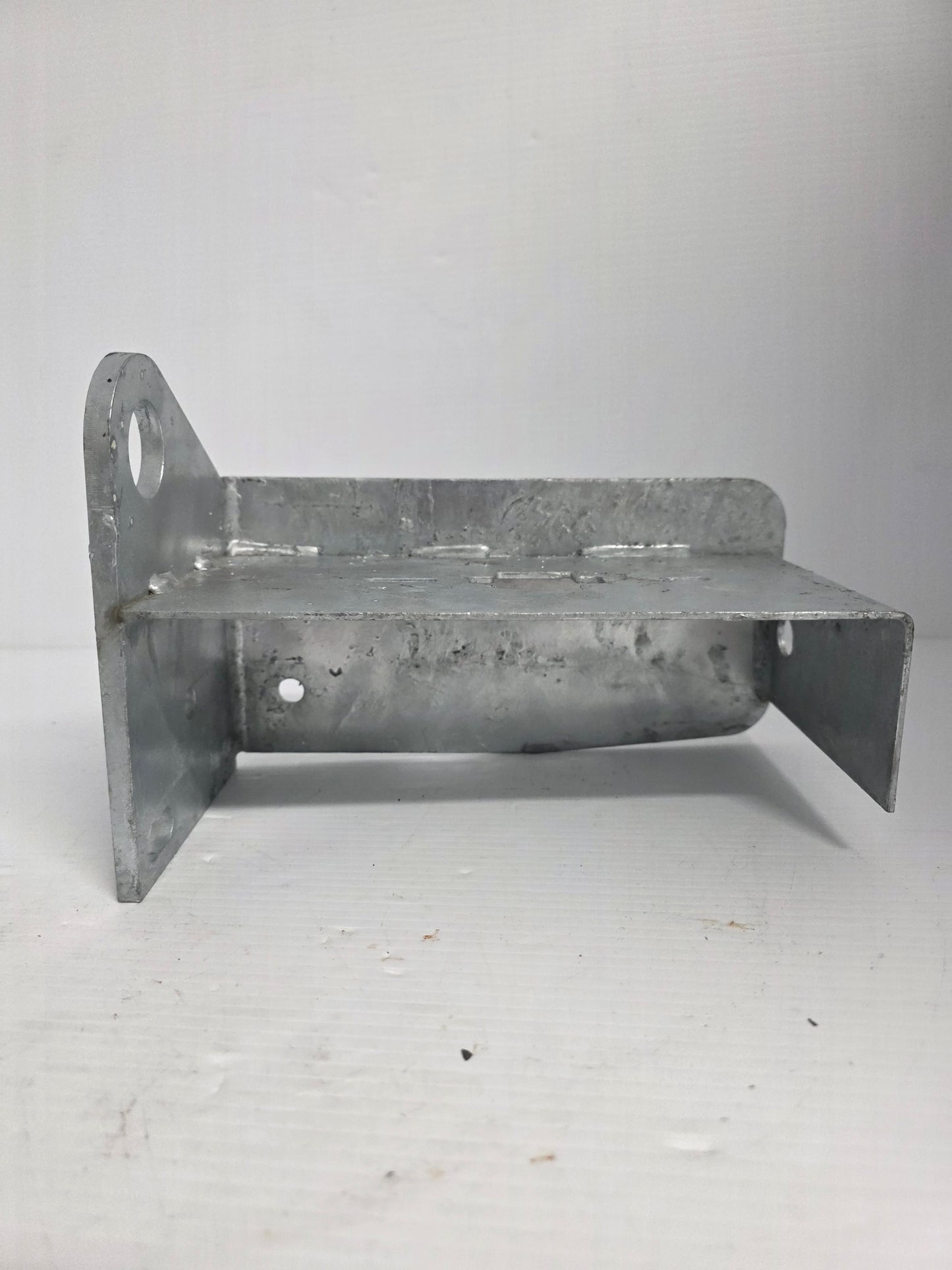 2490G-B Lamp and Tie Down Bracket Galvanised, Bolt-on (Suits Right Hand)