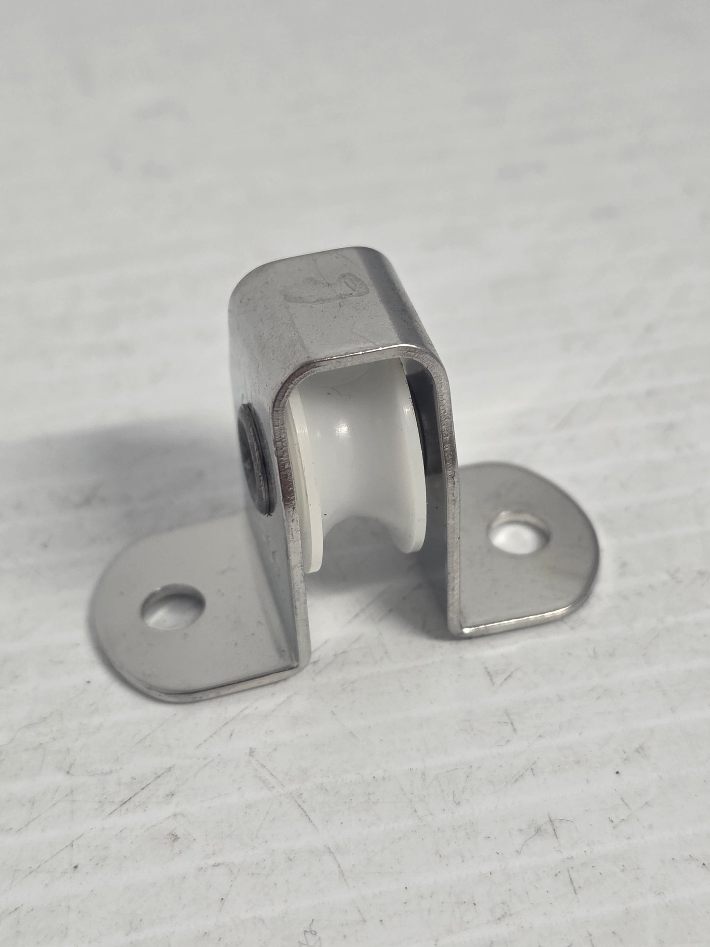 RF569 Ronstan Upright Lead Block, Wide 19mm Sheave | Marine Deck Hardware