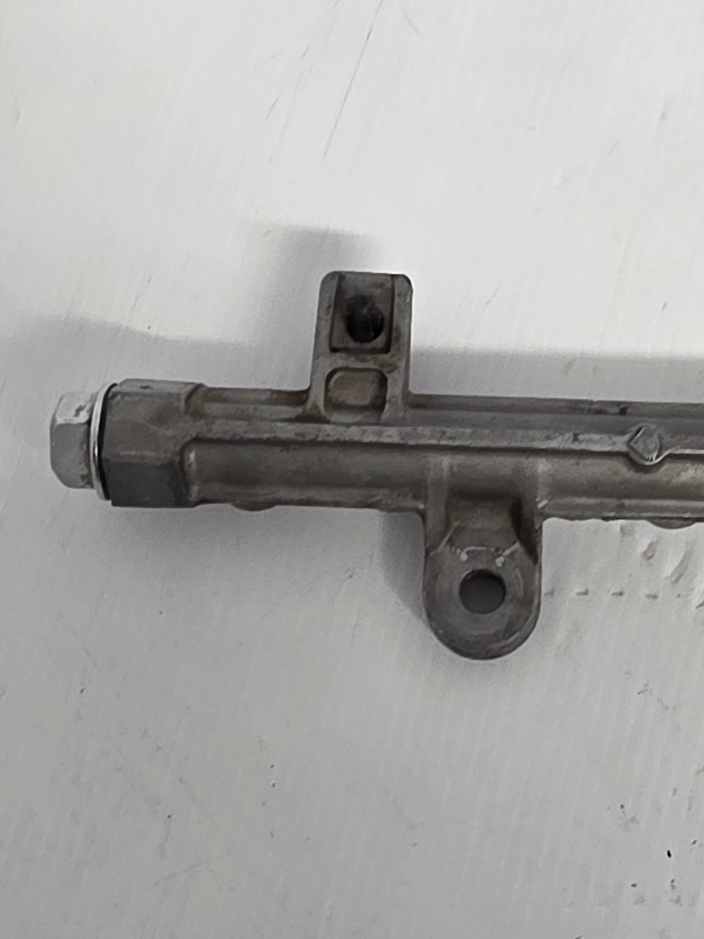 15751-99E00 Suzuki Fuel Rail | Genuine Used Part