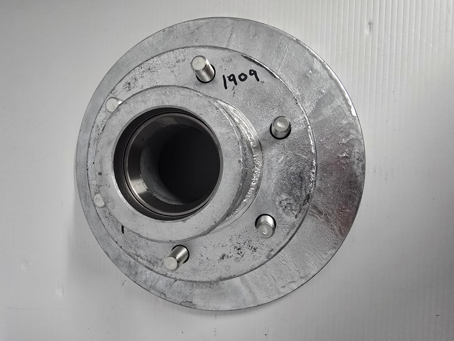 A1318G Mackay L/Cruiser Disc Hub 16mm Mech/Hyd 6 stud c/w Brgs Galv. (1) Dunbier 1909
