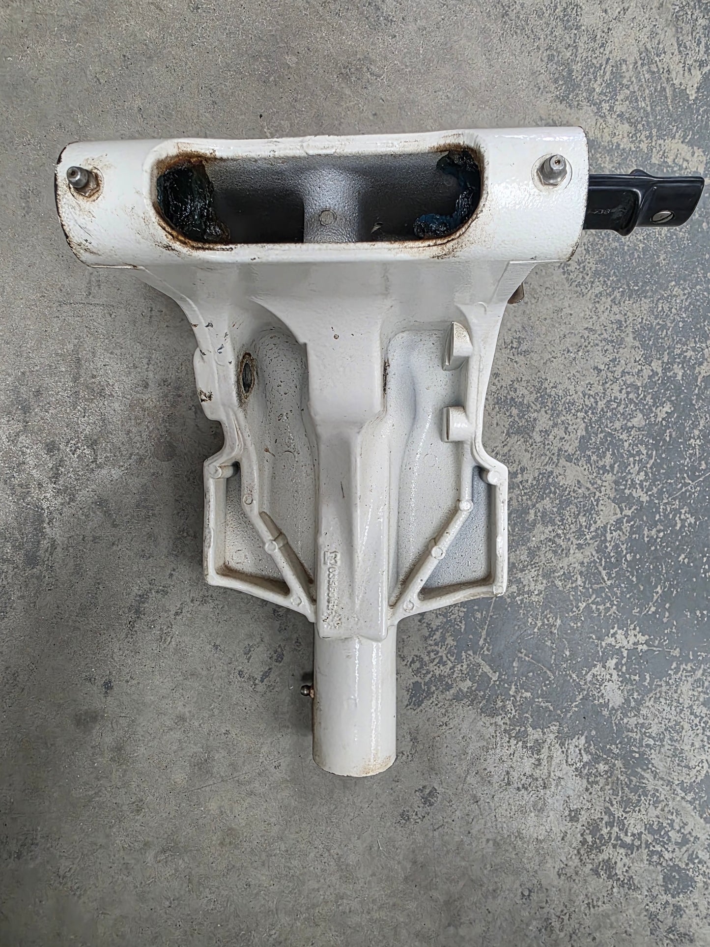 0356963 Evinrude E30 Swivel Bracket | Genuine Used Part